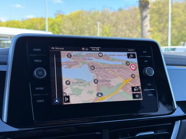 T-Roc 1.5 TSI R-Line DSG NAVI AHK ACC FACEL. LED