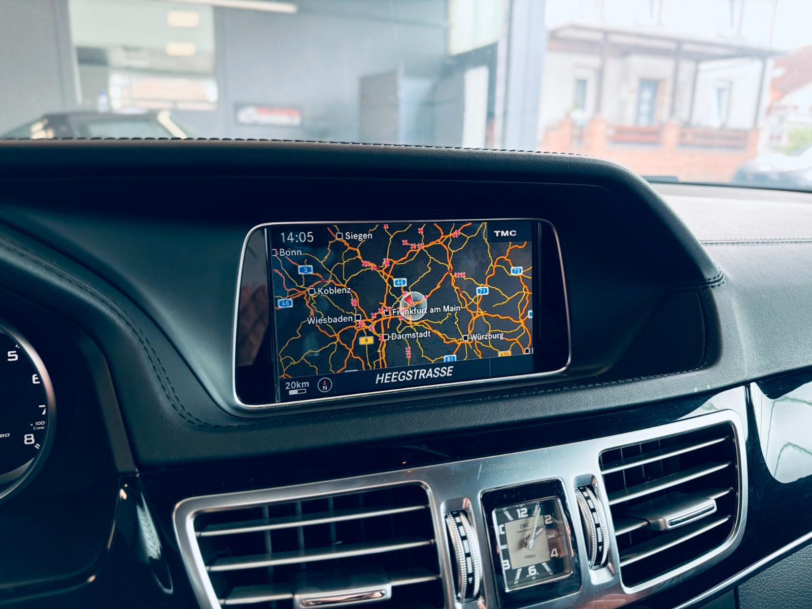 MERCEDES-BENZ E 63 T AMG V8 5.5 557ch 4MATIC BVA Toit pano Caméra 360 TV Sièges chauffants cuir Historique présent