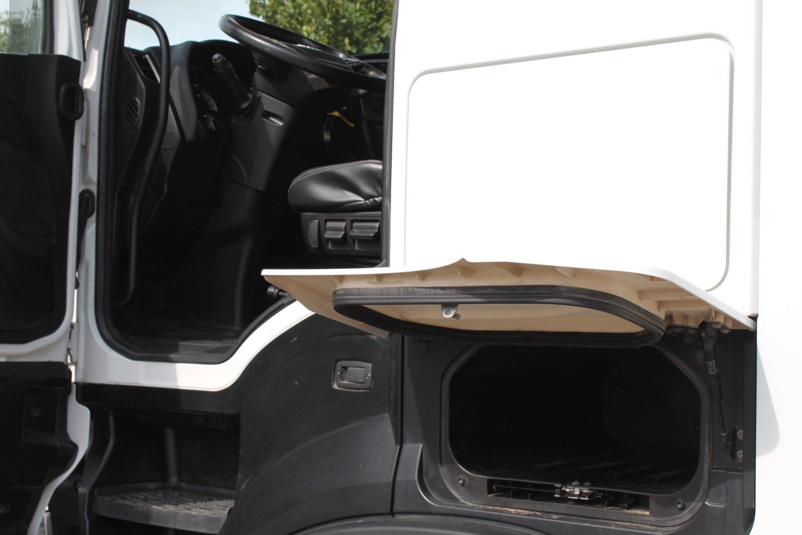 Fahrzeugabbildung Iveco S-Way AS440S49T/P mit Kipphydraulik