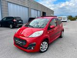 Peugeot 107 1.0 68CV 5p. Superga - rote Peugeot 107