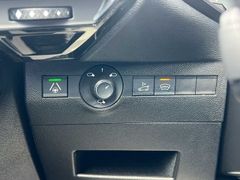Fahrzeugabbildung DS Automobiles DS 7 BlueHDI 130 Aut. OPERA LEDER Panoramadach