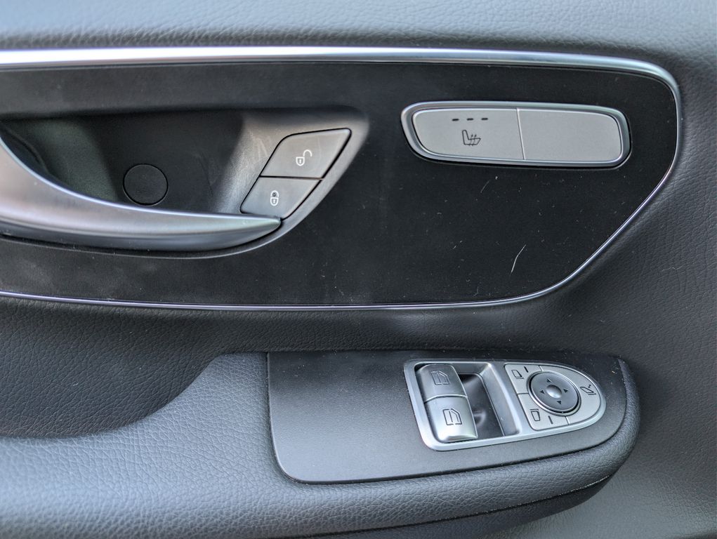 MERCEDES-BENZ V250d AMG EDITION lang 4M Night Standheiz Mwst. MERCEDES-BENZ V250d AMG EDITION lang 4M Night Standheiz Mwst.