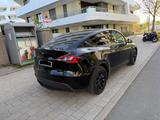 Tesla Model Y Long Range Dual Motor AWD Long Range - Tesla Gebrauchtwagen in Frankfurt