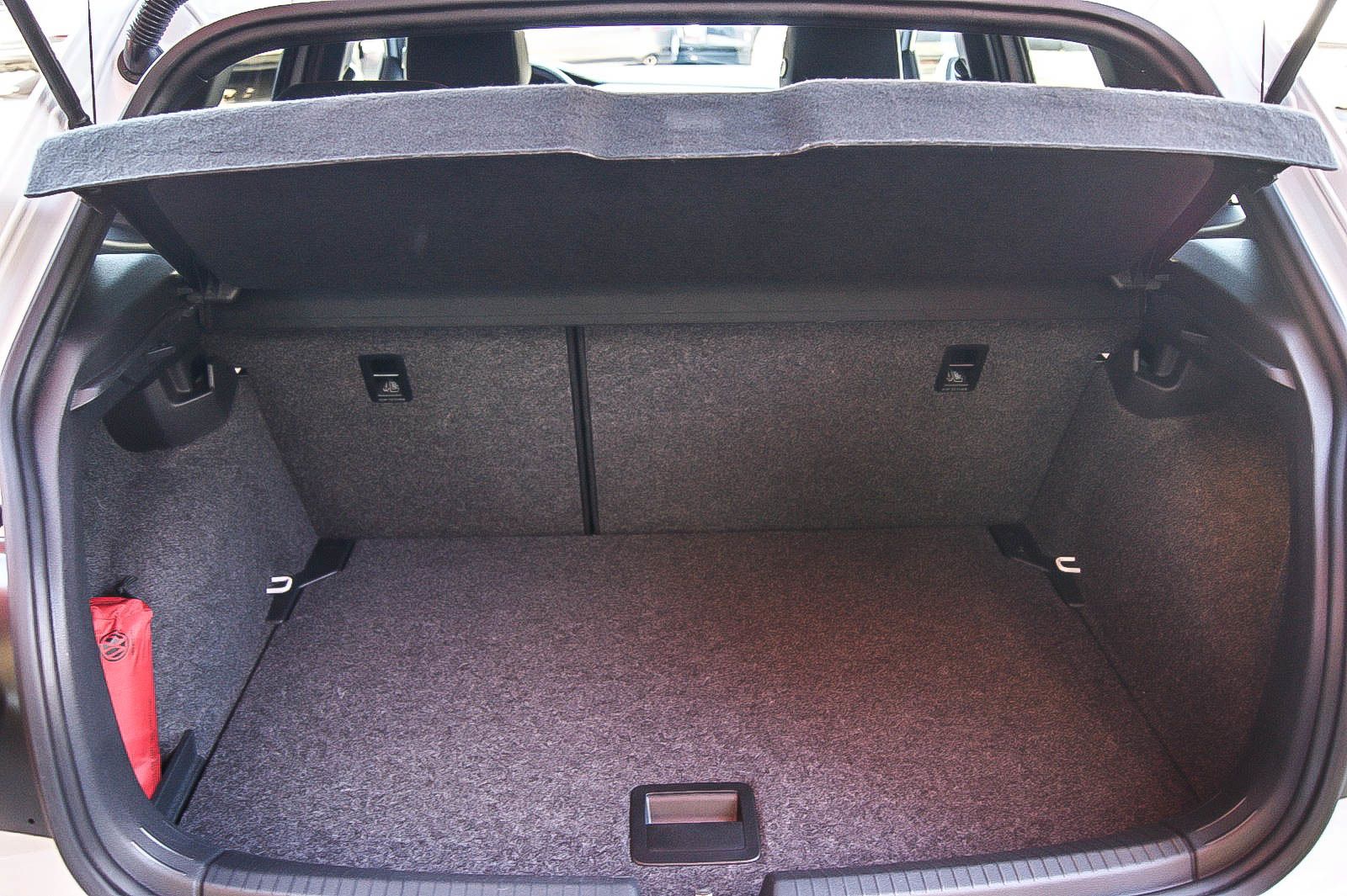 Fahrzeugabbildung Volkswagen Polo GTI 2.0 TSI DSG NAVI LED ACC SPORT 1.HAND