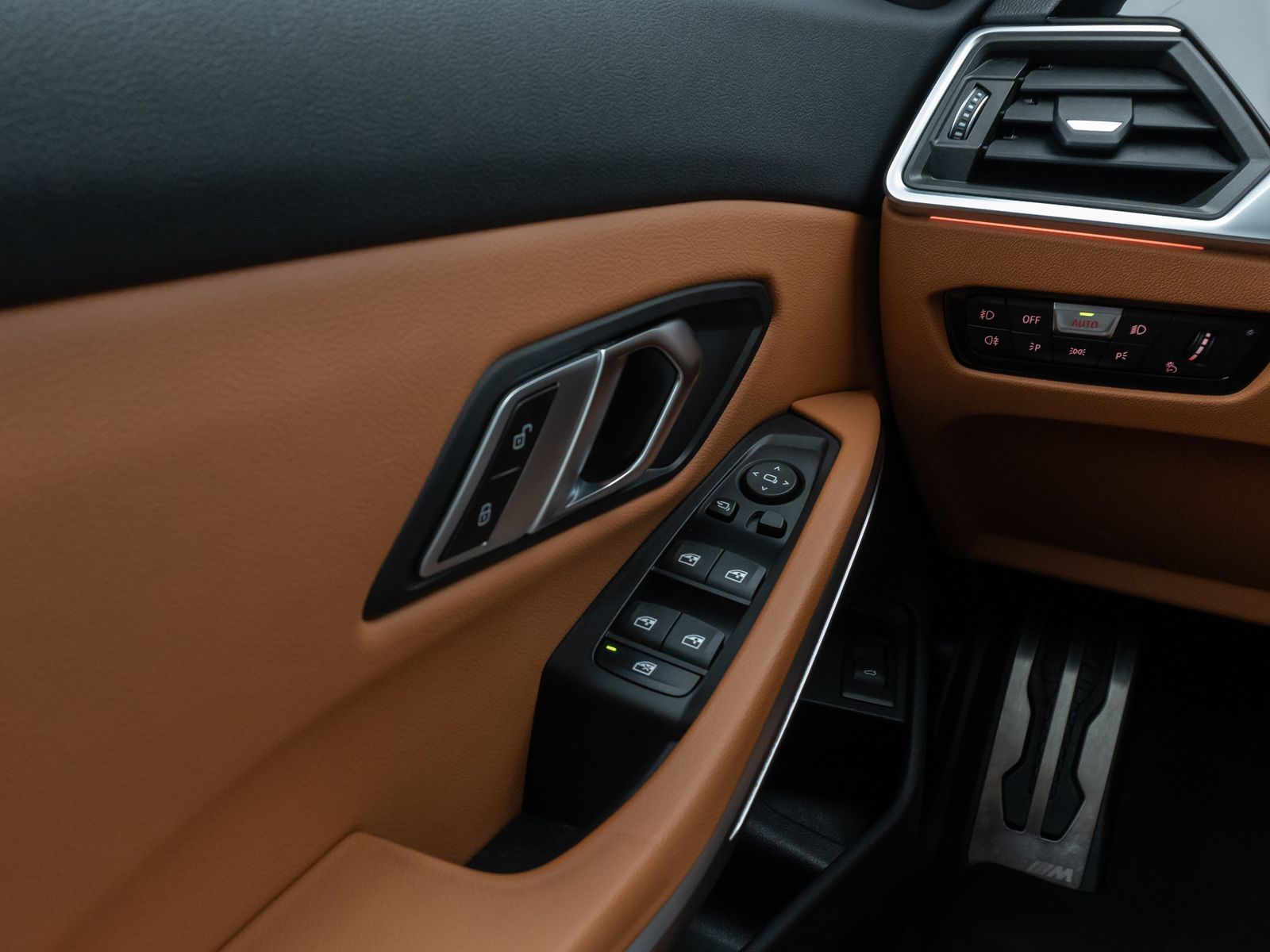Fahrzeugabbildung BMW 320d xD M Sport Laser DAB Lenkrhzg Komfort Alarm