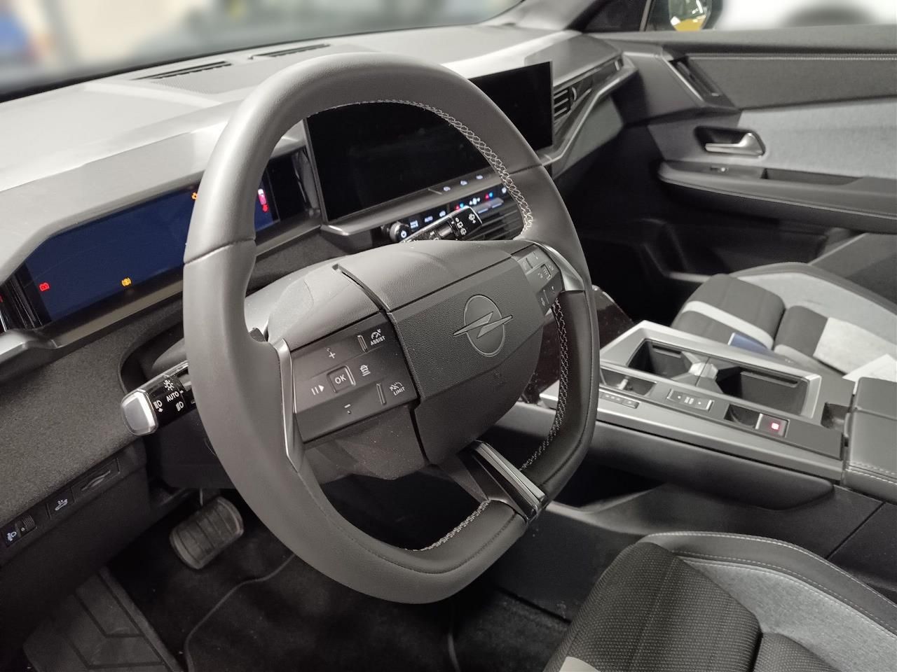 Fahrzeugabbildung Opel Grandland Edition MildHybrid 107KW AT