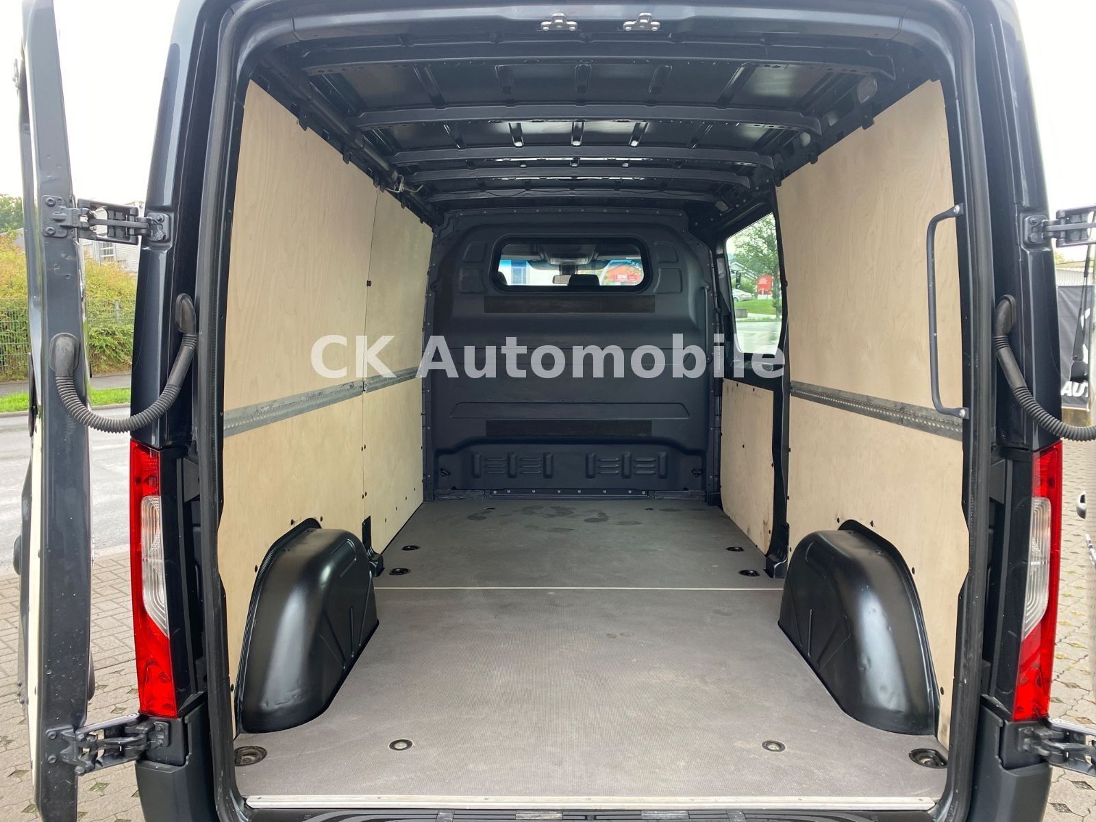 Fahrzeugabbildung Mercedes-Benz Sprinter III Kasten 214 H1L2/Navi/Klima/Kam/AHK