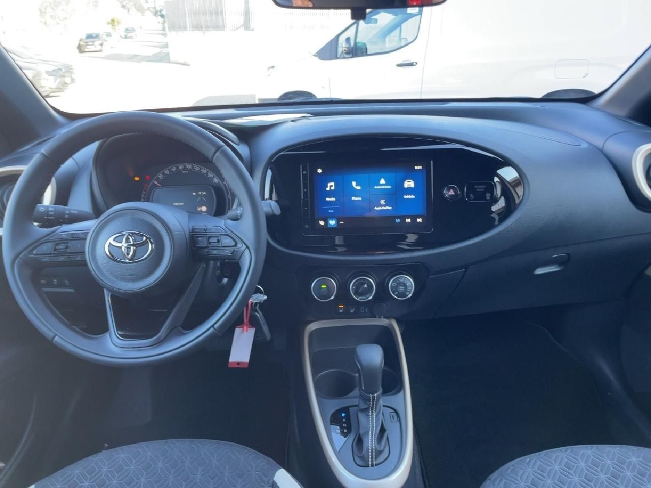 Fahrzeugabbildung Toyota Aygo X 1,0 l Teamplayer