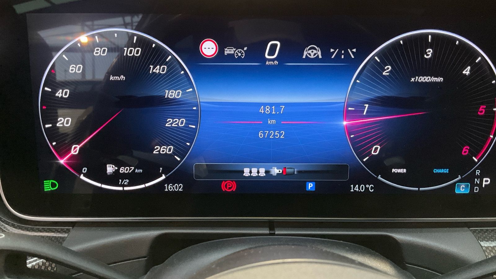 Fahrzeugabbildung Mercedes-Benz C300d Limousine AMG Line Pano ACC Burmester 360°