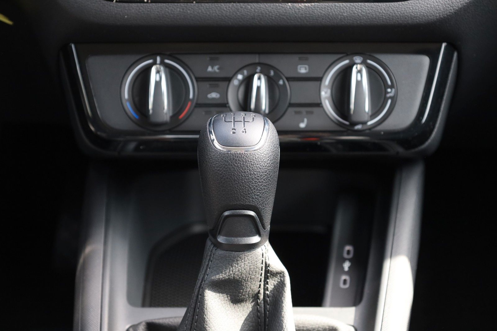 Fahrzeugabbildung SKODA Kamiq 1,0 TSI City Edition *Sitzhz. *PDC *AHZV-V