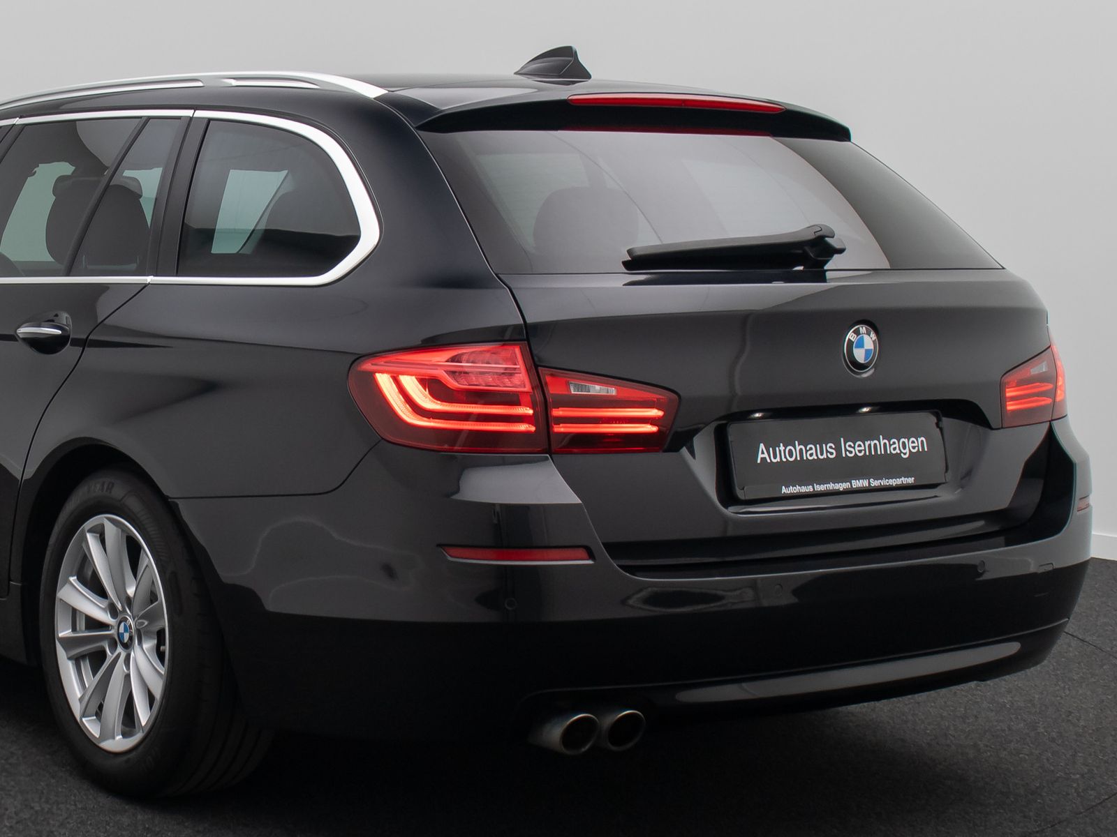 Fahrzeugabbildung BMW 520d GeschwindigReg PDC HiFi NaviBusiness Lordos