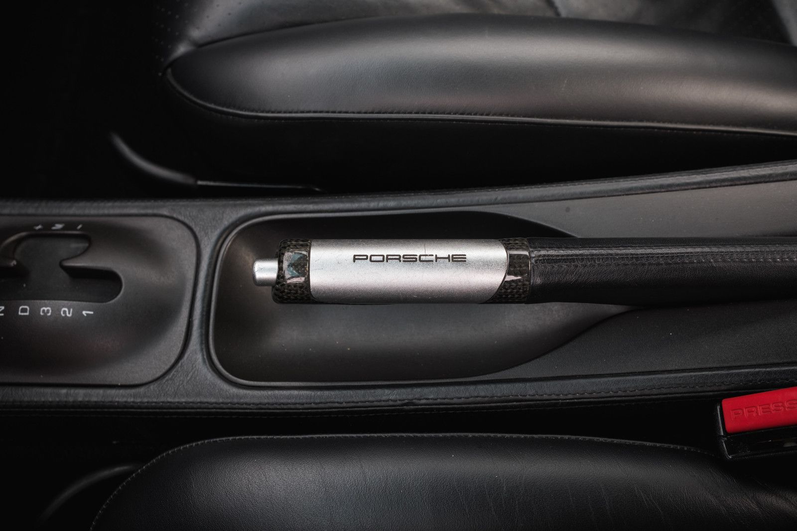 Fahrzeugabbildung Porsche 993/911 Carrera Coupé DAB-Tuner-Navigation