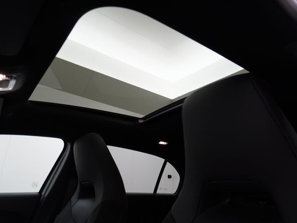 Mercedes-Benz A 180 Star Edition AMG Line | Panorama - Schiebe