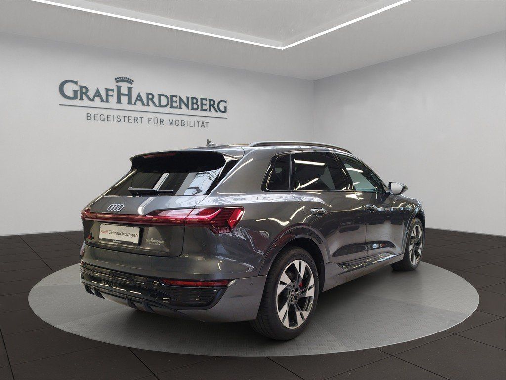Audi Q8 55 e-tron quattro S line Luftfederung Kamera imagem 2