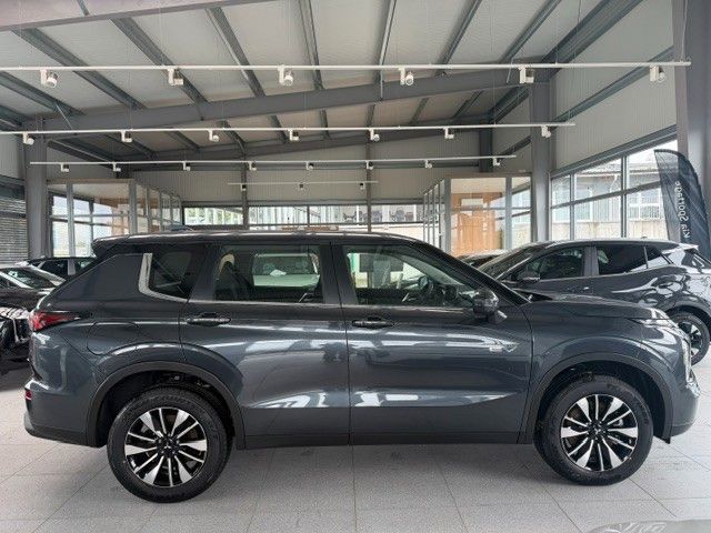 Mitsubishi Plug-in Hybrid Outlander - Bild 8