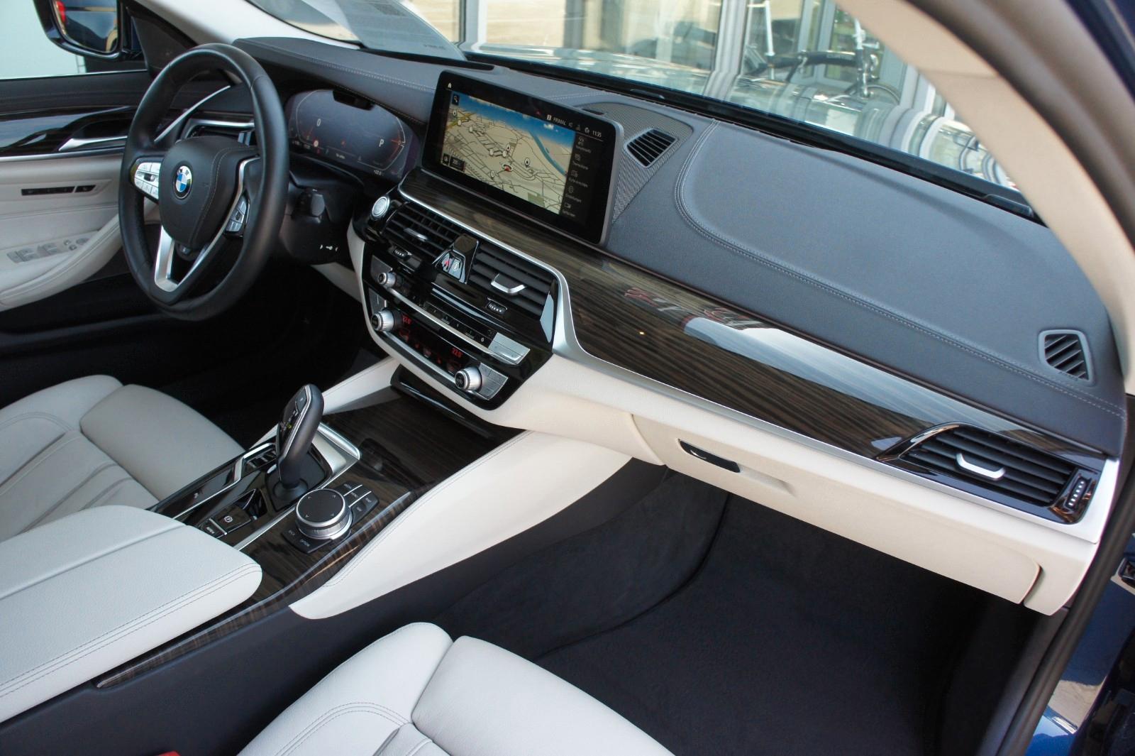 BMW 520d Limousine xDrive Luxury-Line *STANDHZG*