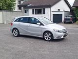 Mercedes-Benz B 200 1.6 *wenig km*Tüv*Viele Extras* - gebrauchte Mercedes-Benz B 200 aus dem Jahr 2011