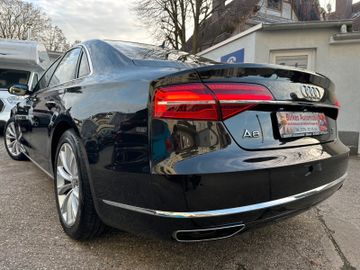 Audi A8 - 4