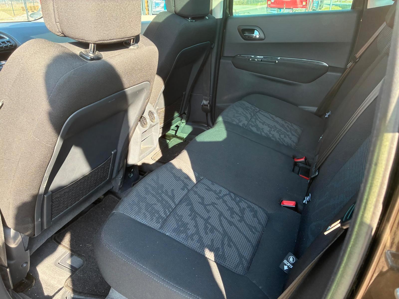 Peugeot 3008 2011 — photo 9
