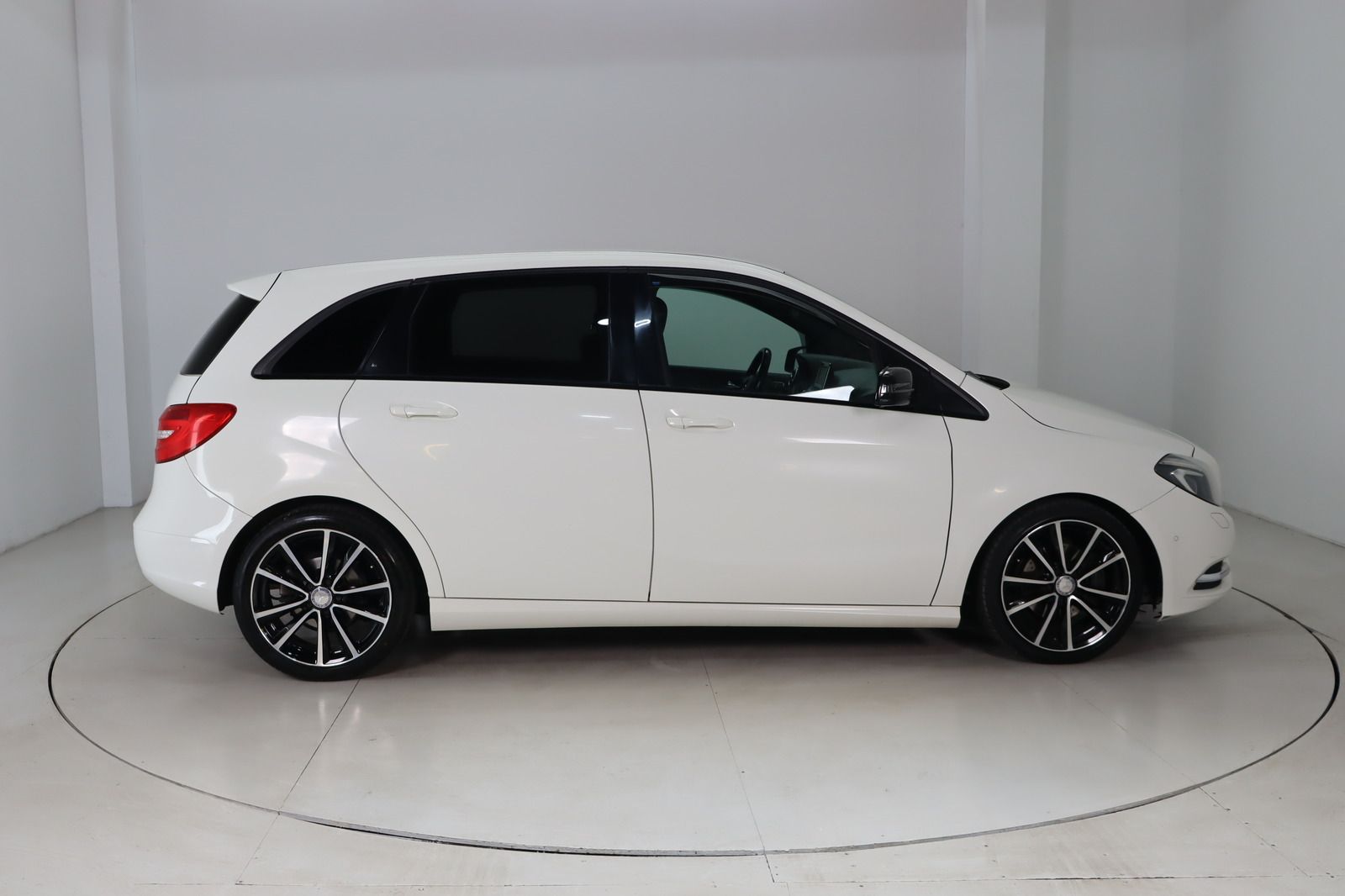 Fahrzeugabbildung Mercedes-Benz B 200 CDI BlueEFFICIENCY * DIS * ILS * Leder *