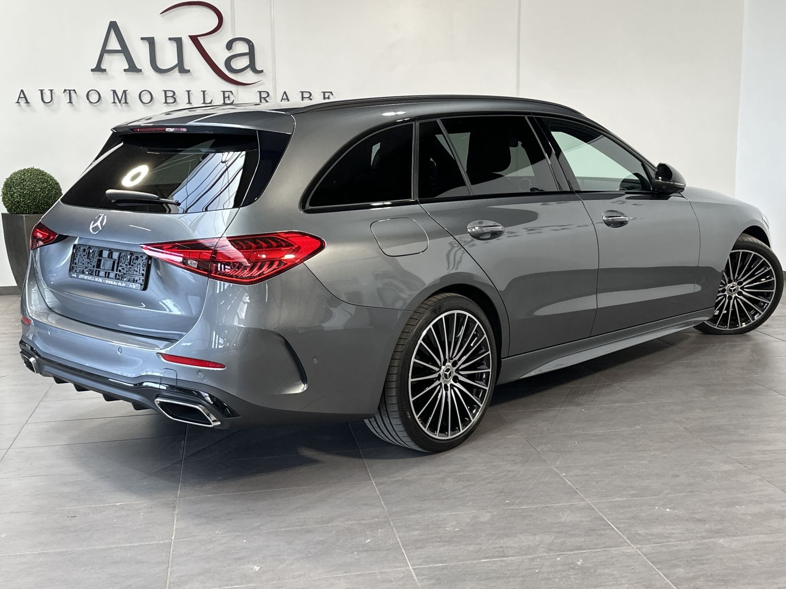 Fahrzeugabbildung Mercedes-Benz C 220d T AMG-Line NAV+LED+360°+HEADUP+PANO+VCOCK