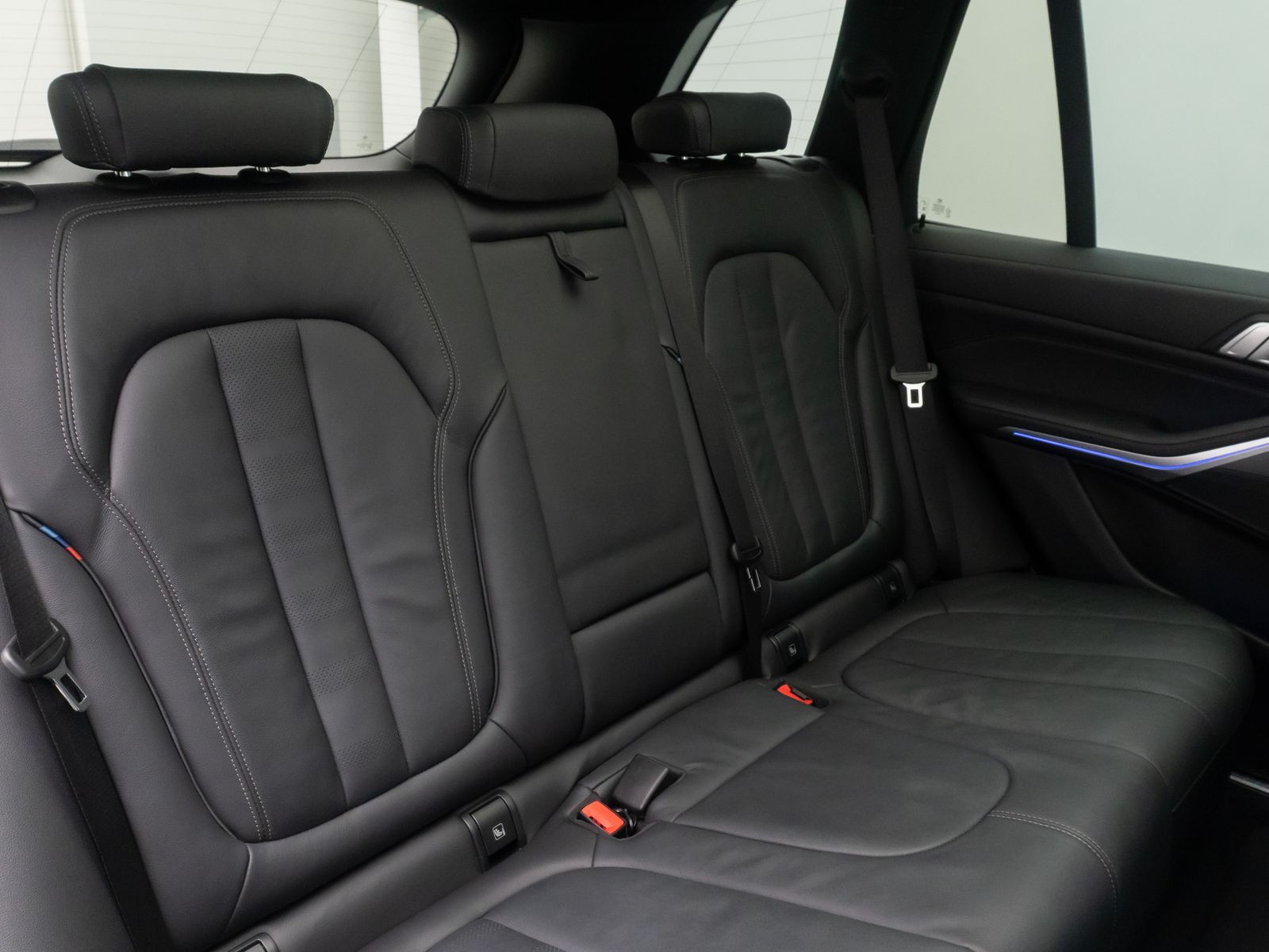 Fahrzeugabbildung BMW X5 xD30d M Sport 360&deg; HUD SoftCl Panorama 22Zoll