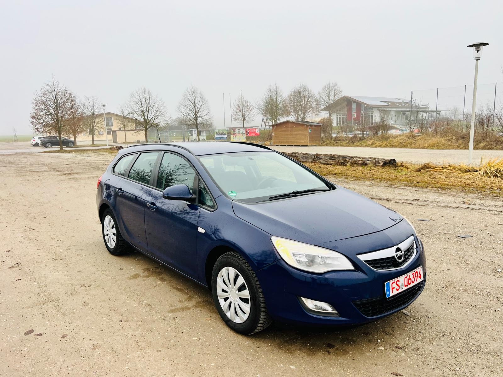 Opel Astra J Sports 1,6 MODEL-2011 KLIMA TUV 03-2028