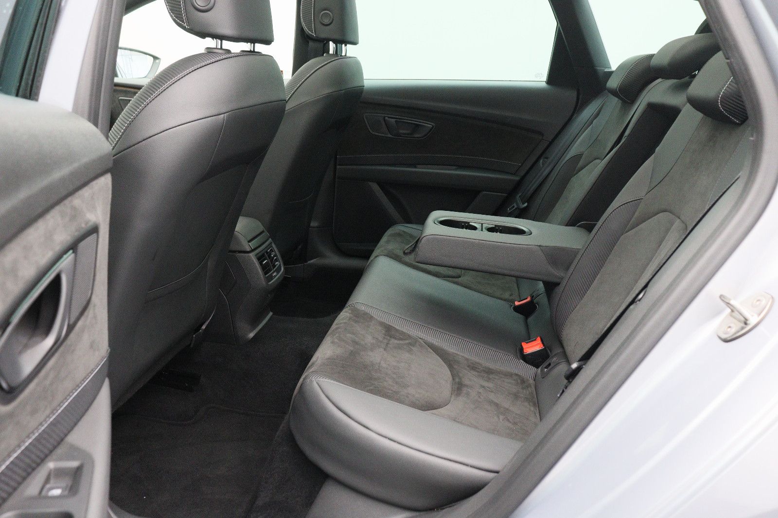 Fahrzeugabbildung CUPRA Leon ST Cupra 2,0TSI 4 Drive DSG ACC Panorama