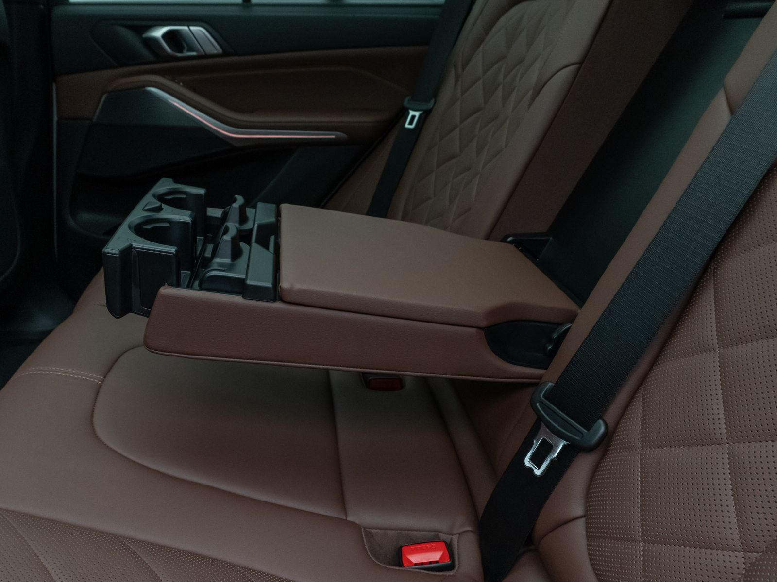 Fahrzeugabbildung BMW X5 xD30d M Sport Panoram Kamera HUD DAB HiFi 21"