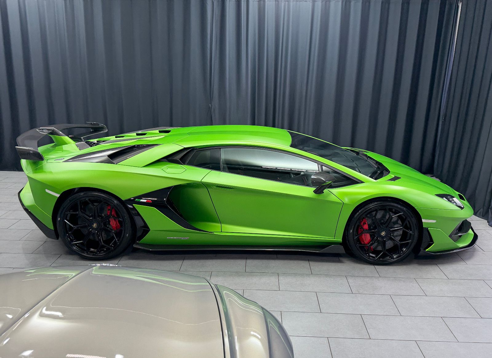 Fahrzeugabbildung Lamborghini Aventador SVJ | FULL CARBON|LIFT|SENSONUM|PPF|