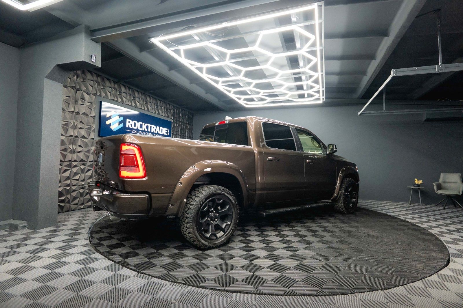 Fahrzeugabbildung Dodge RAM 5.7 V8 HEMI 4x4 LARAMIE Limited Offroad LED