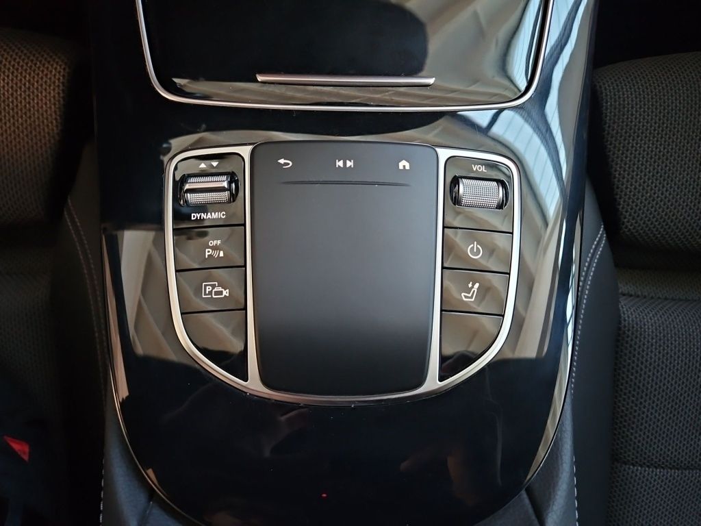 Fahrzeugabbildung Mercedes-Benz E 300 deT 4M AMG Distronic+ LED SHZ 360° Ambie.