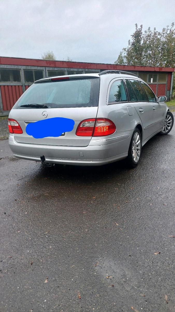 Mercedes-Benz E320 2004 — photo 8