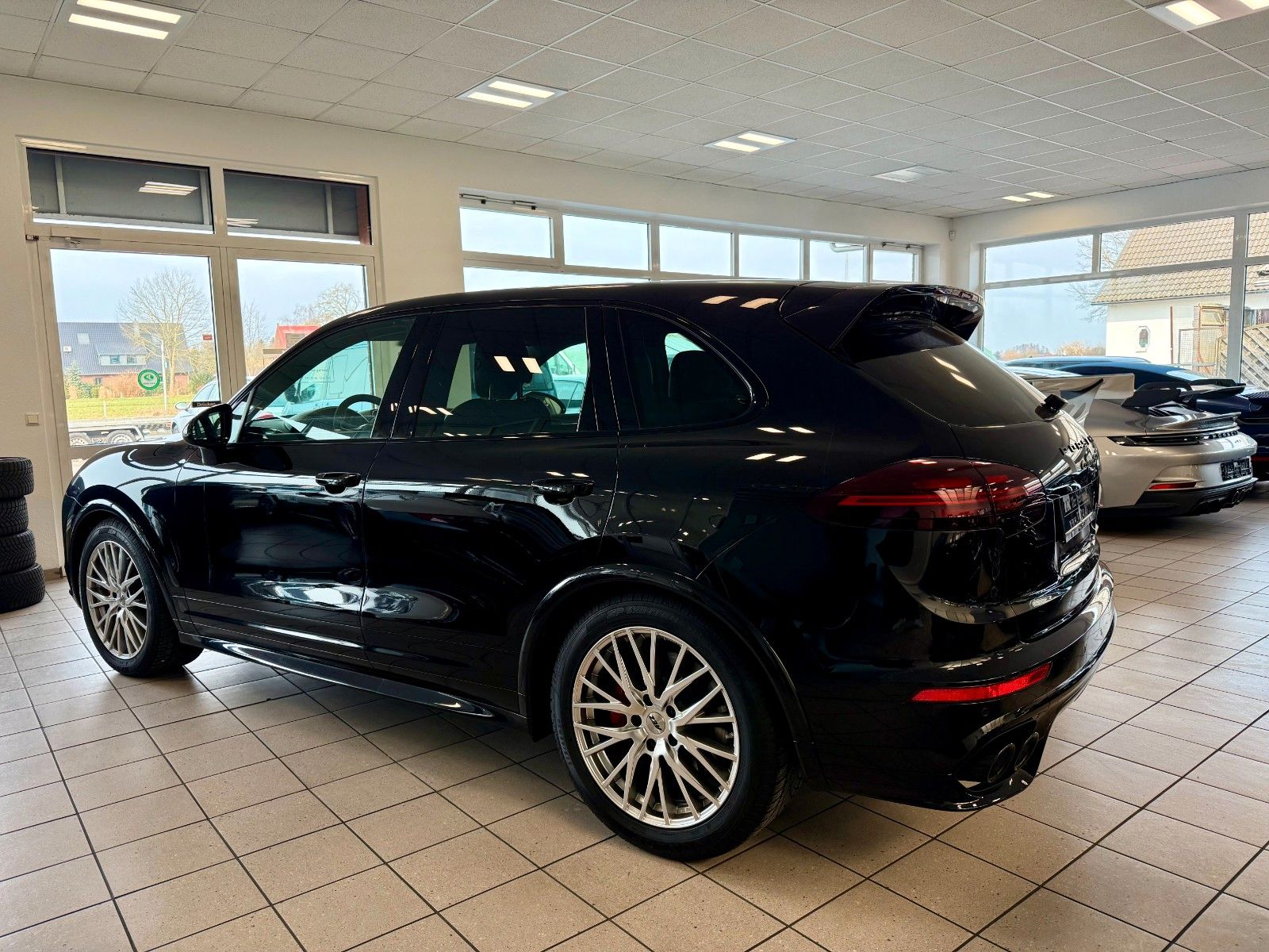 Fahrzeugabbildung Porsche Cayenne GTS Luftfederung/SportChrono/LED/Kamera
