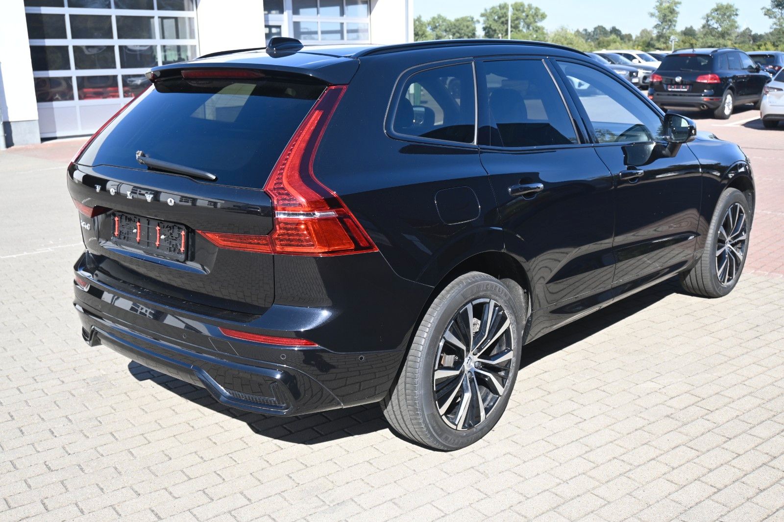 Fahrzeugabbildung Volvo XC60 T8 Plus Dark AWD*360°*FSHZG*AHK*PANO*