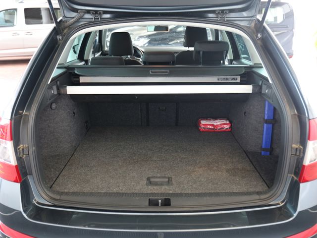 Skoda Octavia COMBI EDITION XENON PDC ANHÄNGERKUPPLUNG