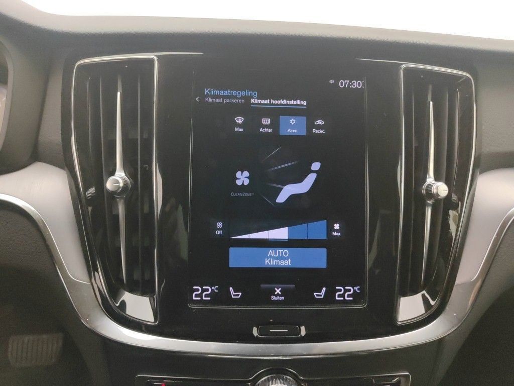 Fahrzeugabbildung Volvo V60 Momentum Pro D3 LED/NAVI/PDC/R´CAM/SHZ