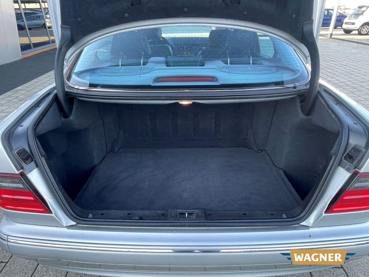 Fahrzeugabbildung Mercedes-Benz E 200 Kompressor AVANTGARDE Automatik