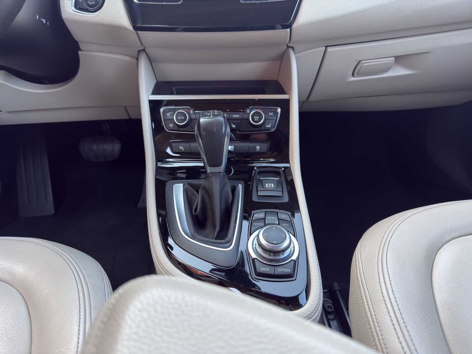 Fahrzeugabbildung BMW 225 Active Tourer*Luxury-Line*Navi*Kamera*