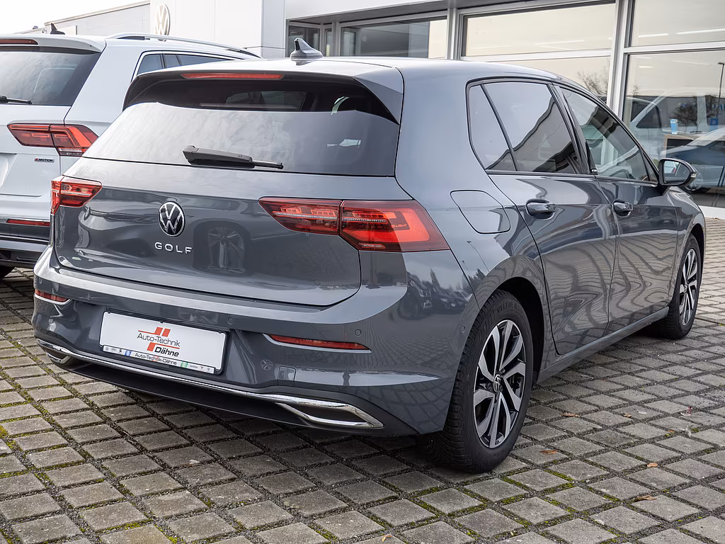 Volkswagen Golf VIII 2.0 TDI Active ACC HUD PANO MATRIX-LED