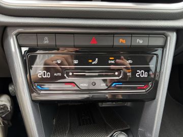 Volkswagen T-Roc 1.0 TSI Style TEMPOMATLEDPDC