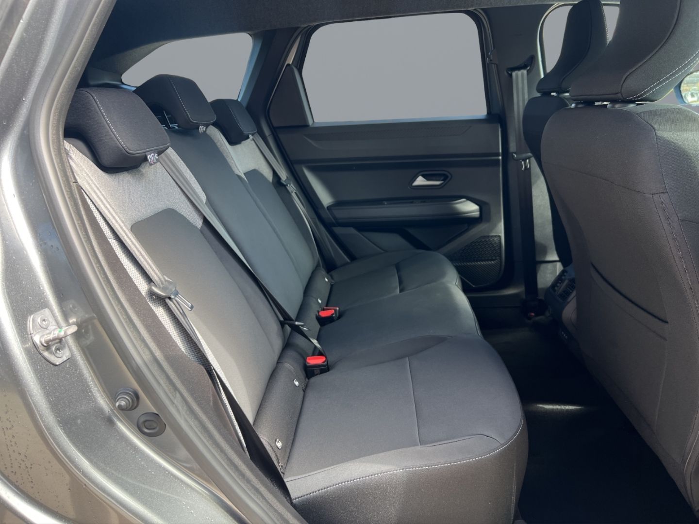 Fahrzeugabbildung Dacia Bigster Hybrid 155 Journey 1.8 E-TECH EU6e Navi