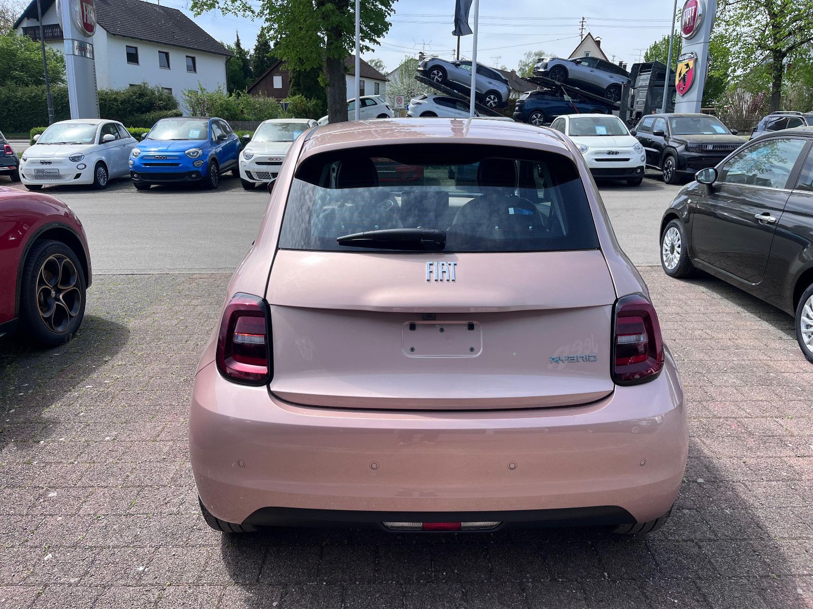 Fahrzeugabbildung Fiat 500 1.0 Hybrid FireFly 48 kW Icon