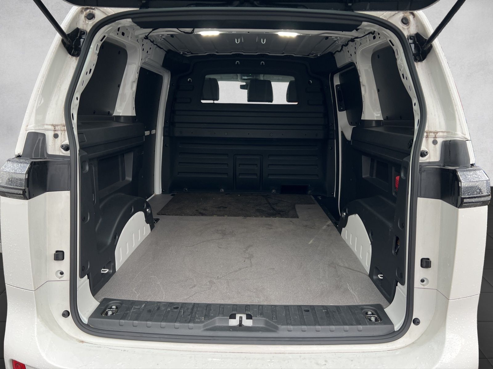 ID.Buzz Cargo 150 kW (204 PS) Heckantrieb 1-Gang