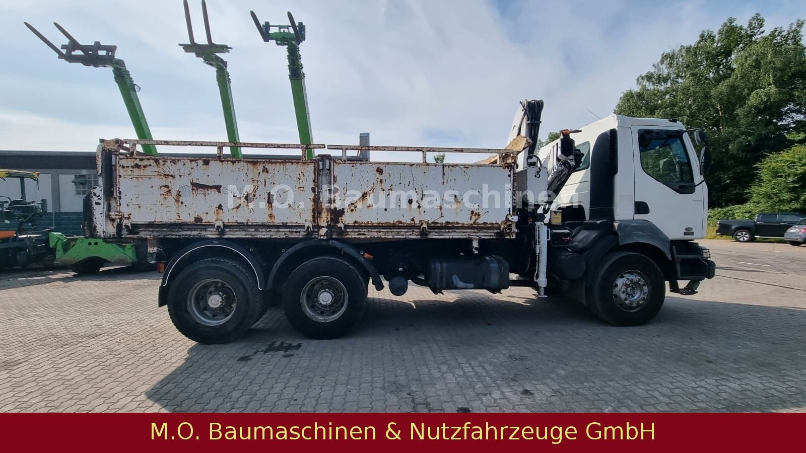 Fahrzeugabbildung Renault Kerax 370.26 / 6x4 /3.SeitenKipper /Fassi F130A