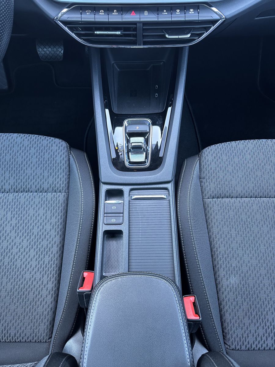 Fahrzeugabbildung SKODA Octavia Combi 2.0 TDI DSG Style NAV+MATRIX+AHK