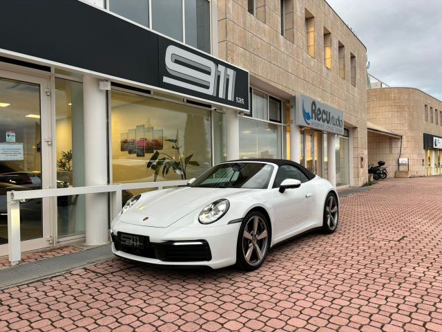 Porsche 911 Carrera 4 Cabriolet