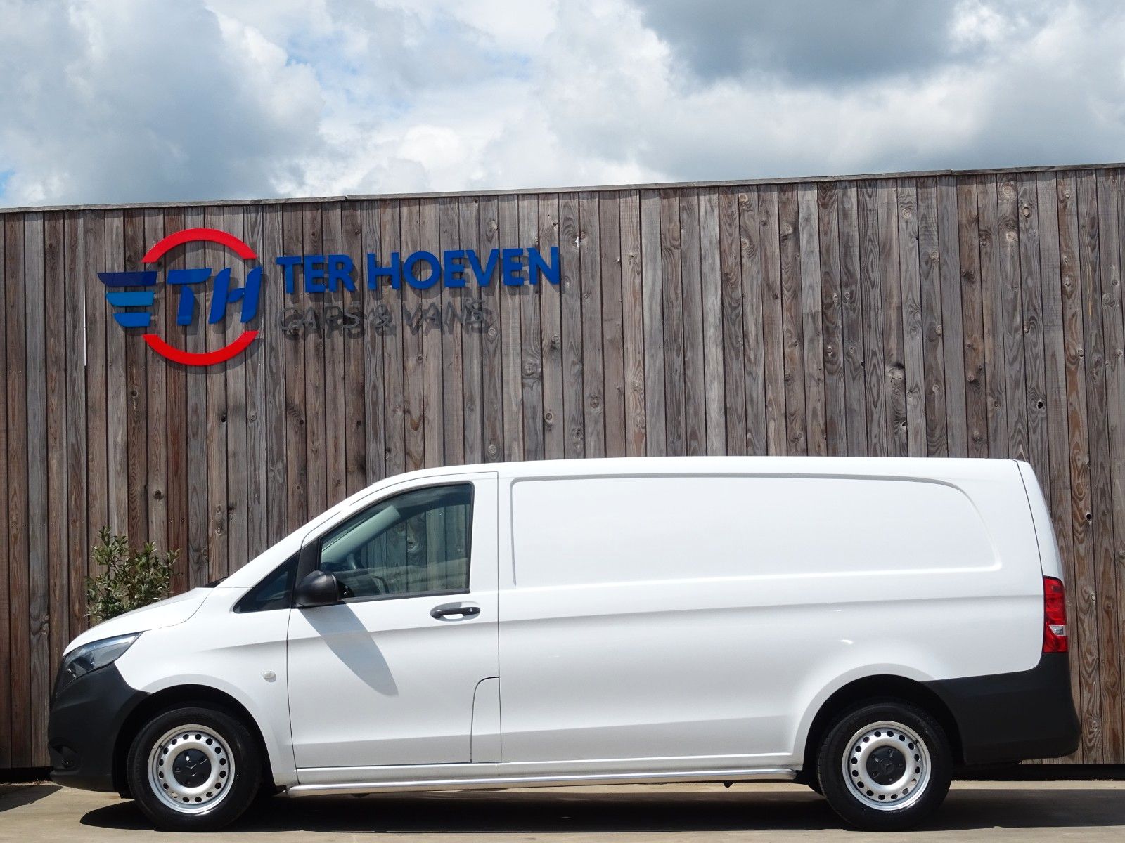 Mercedes Vito - 1