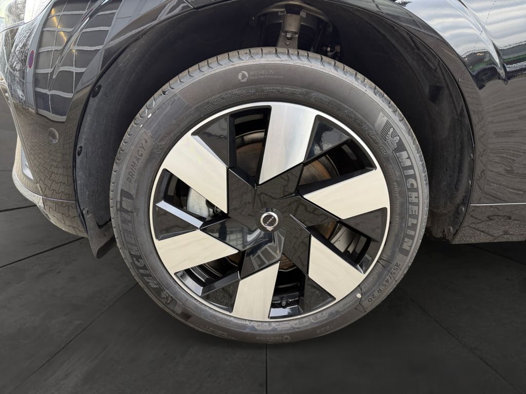 VOLVO XC60 T6 AWD Plug-in Hybrid Plus Bright Adaptives VOLVO XC60 T6 AWD Plug-in Hybrid Plus Bright Adaptives