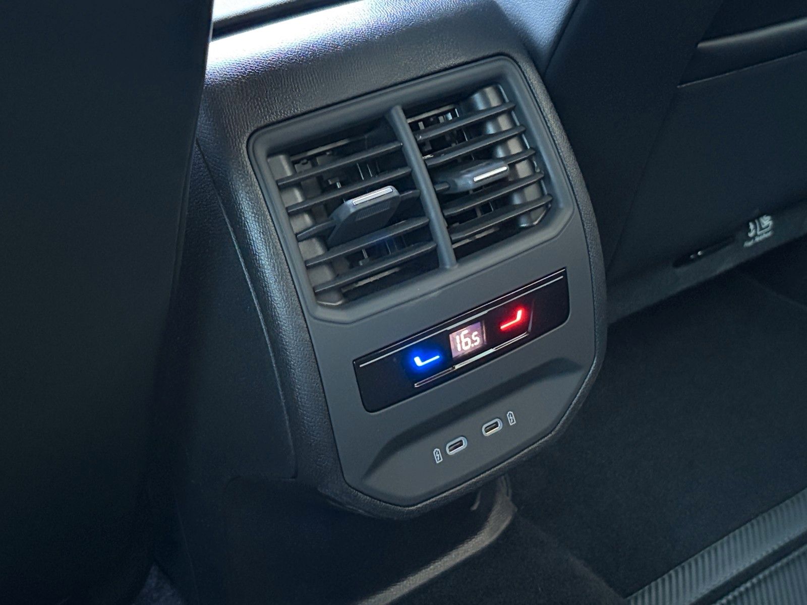 Fahrzeugabbildung CUPRA Leon VZ 4Drive*Navi*Kamera*SHZ*BeatsAudio**